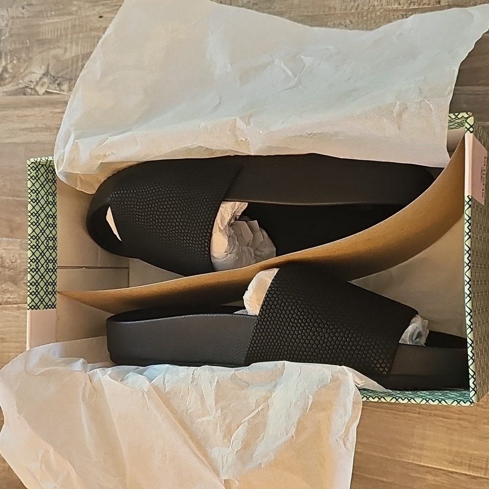 NWT Susina Sandals Vila Black Slip On Slide 8 Shoes - Picture 7 of 7
